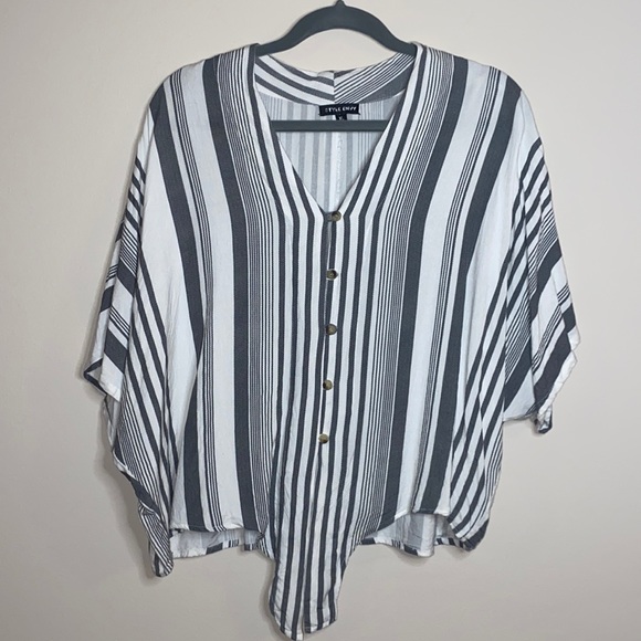 Style Envy Grey/White Striped Short Sleeve Shirt - Picture 2 of 5